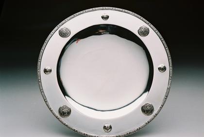 Silver tazza with Celtic design