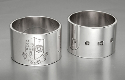 Garrard Silver Napkin Rings (Pair) - Borwick Sola Family Crest, FUGIT