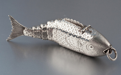 Georgian Novelty Silver Articulated Fish Vinaigrette - Lea & Co