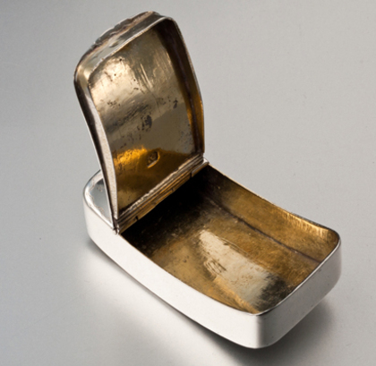 Cape Silver Convex Snuff Box - Johannes Combrink