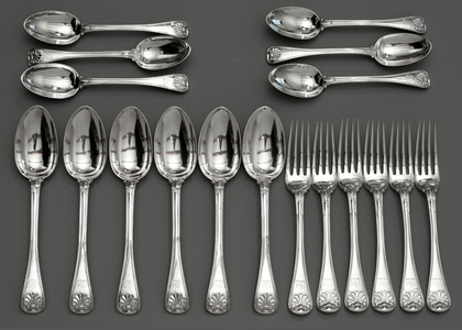 Rare Old English Military Thread & Shell Flatware Set (18 pieces, 6 tablespoons, 6 tableforks, 6 dessertspoons)