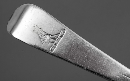 Early Irish Silver Rat Tail Hanoverian Tablespoon - Esther Forbes, 1729, MacDowell Family Crest