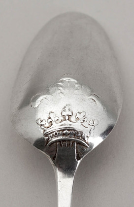 Prince of Wales' Feathers Back Hanoverian silver teaspoons (Pair)