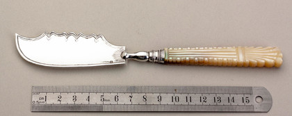 Georgian Silver Butterknife with Mother of Pearl Handle - Ledsam, Vale, Wheeler, Nacre