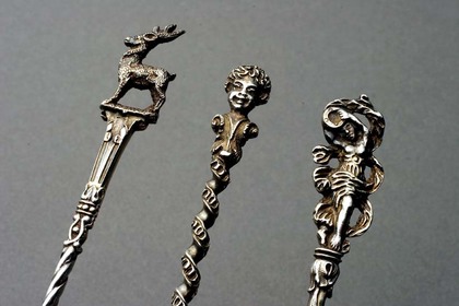 Historicism Silver Gilt Teaspoon and Tongs set (13)