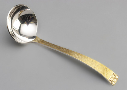 Stuart Devlin Hot Forged Sterling Silver Sauce Ladle - Circle Pattern