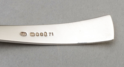 Stuart Devlin Hot Forged Sterling Silver Sauce Ladle - Circle Pattern