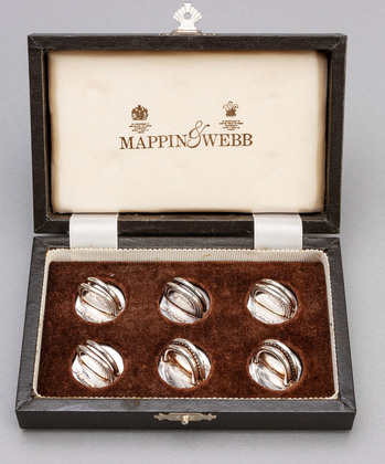 Sterling Silver Novelty Horseshoe Menu or Place Card Holders (Set of 6 in original box) - Mappin & Webb